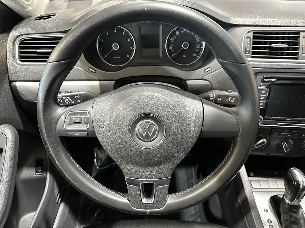 Thumbnail: 2013 Volkswagen Jetta - 10