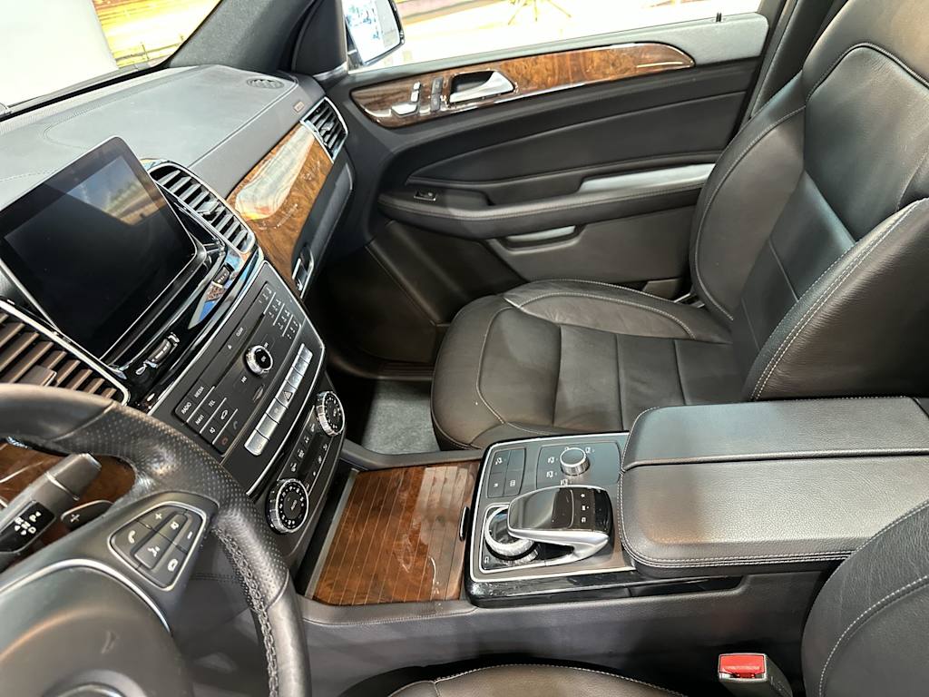 Thumbnail: 2017 Mercedes-Benz GLE - 32