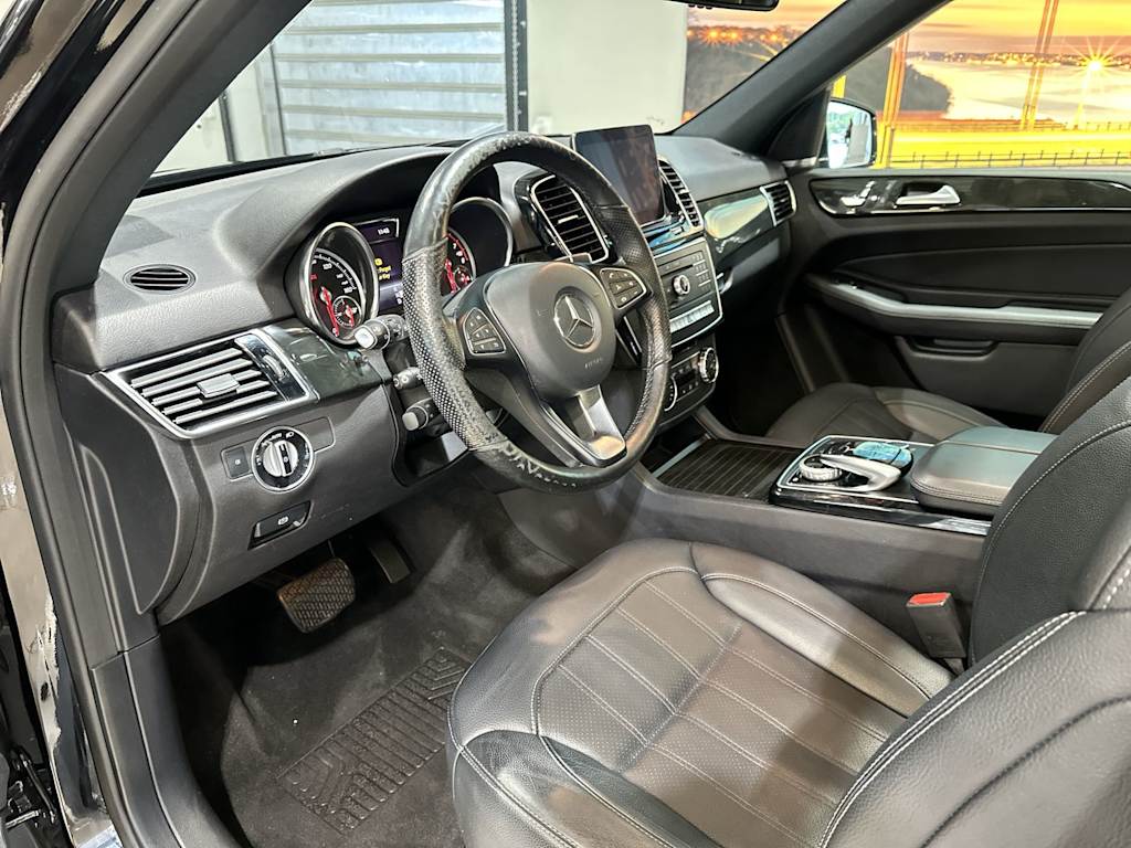 Thumbnail: 2018 Mercedes-Benz GLE - 2