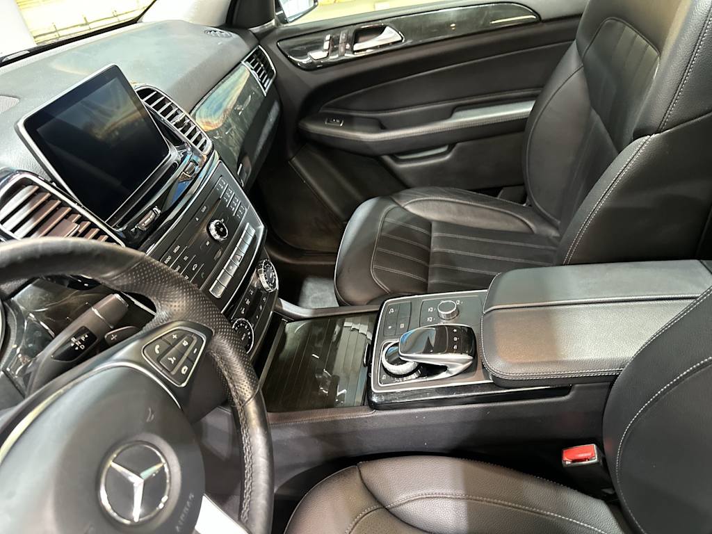 Thumbnail: 2016 Mercedes-Benz GLE - 32