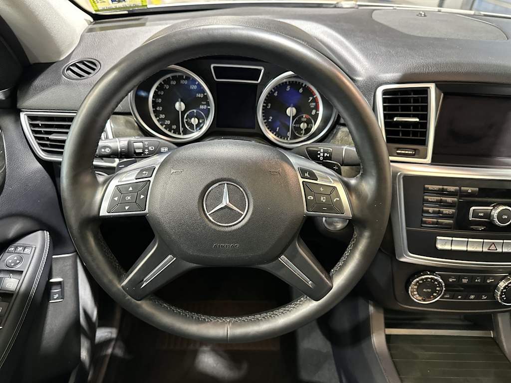 Thumbnail: 2015 Mercedes-Benz M-Class - 14