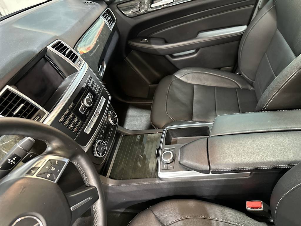Thumbnail: 2015 Mercedes-Benz M-Class - 32