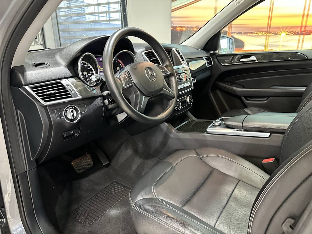 Thumbnail: 2015 Mercedes-Benz M-Class - 2