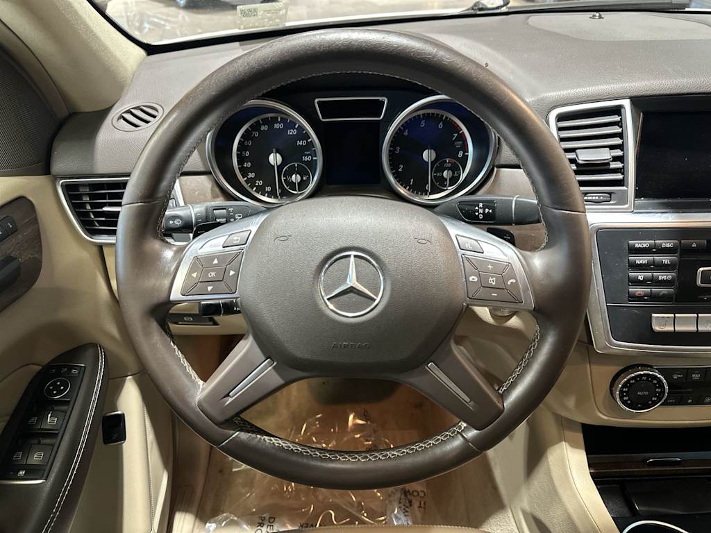 Thumbnail: 2015 Mercedes-Benz M-Class - 10