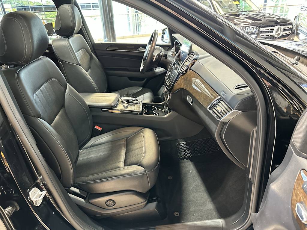 Thumbnail: 2017 Mercedes-Benz GLS - 32