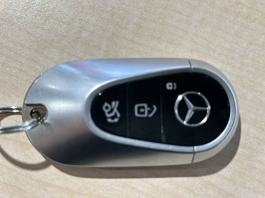 Thumbnail: 2023 Mercedes-Benz EQS - 16