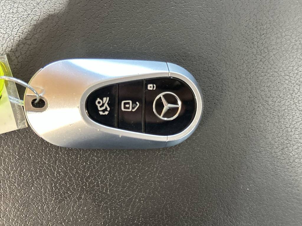 Thumbnail: 2023 Mercedes-Benz EQS - 16