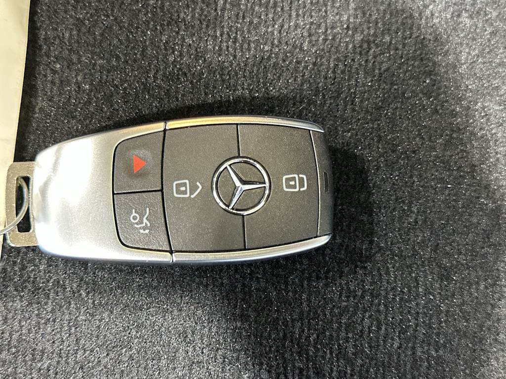 Thumbnail: 2025 Mercedes-Benz GLE - 17