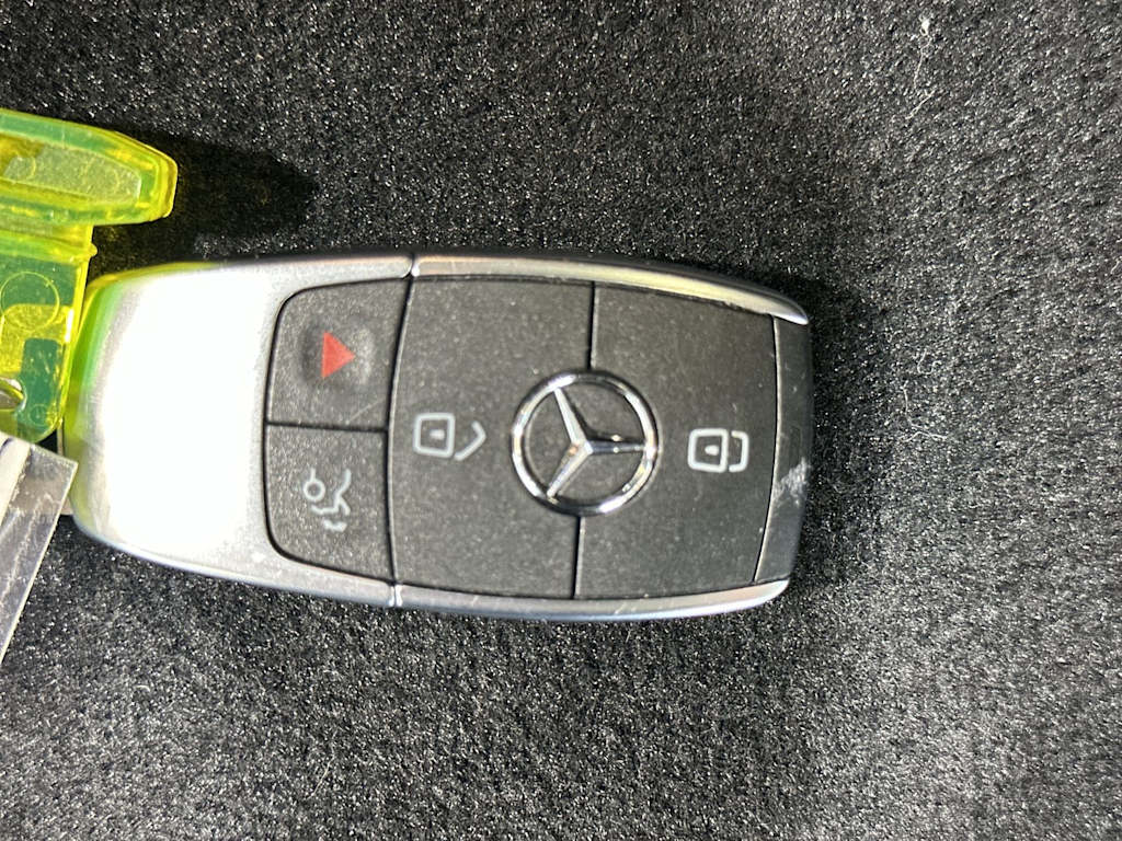Thumbnail: 2026 Mercedes-Benz GLE - 17