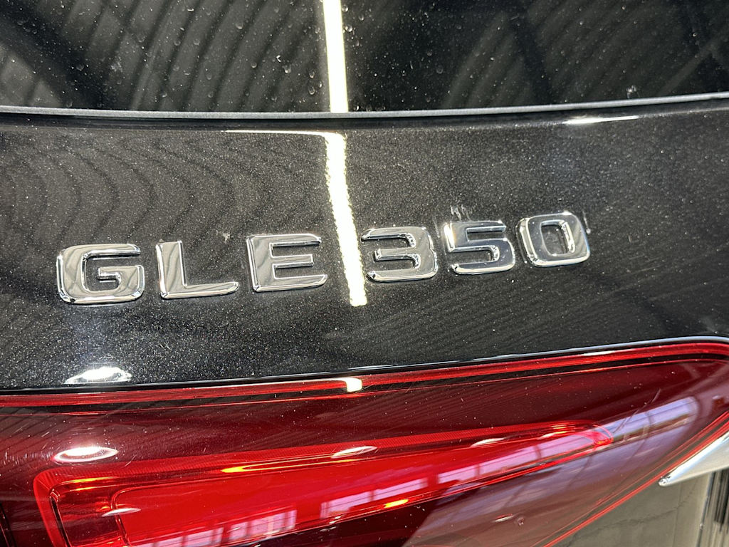 Thumbnail: 2026 Mercedes-Benz GLE - 30