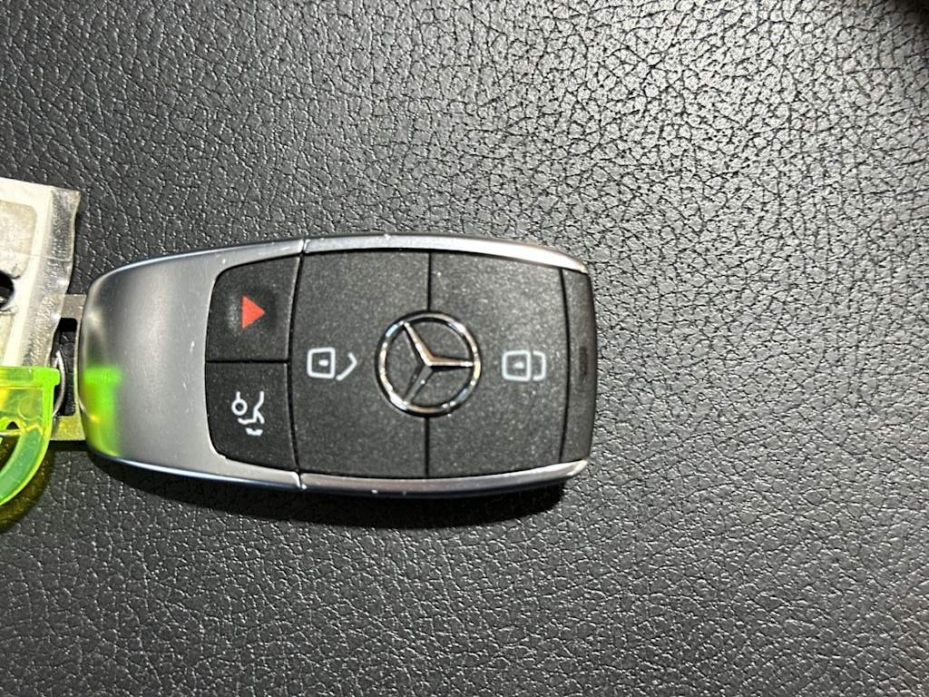 Thumbnail: 2026 Mercedes-Benz GLE - 16
