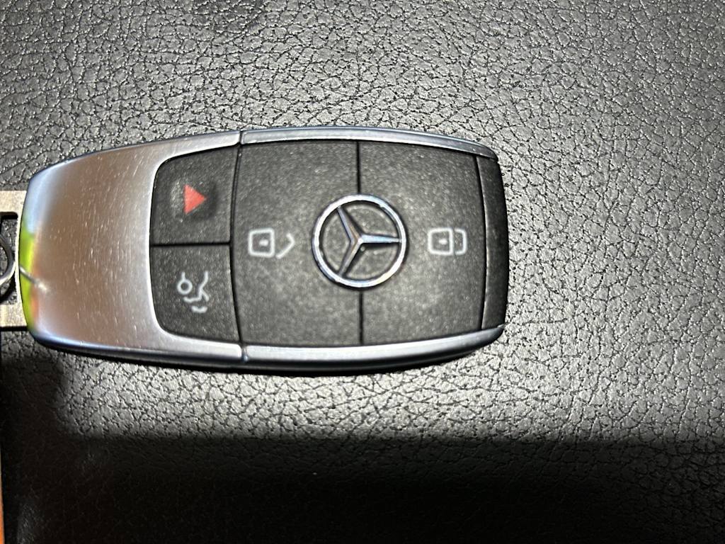 Thumbnail: 2026 Mercedes-Benz GLE - 16