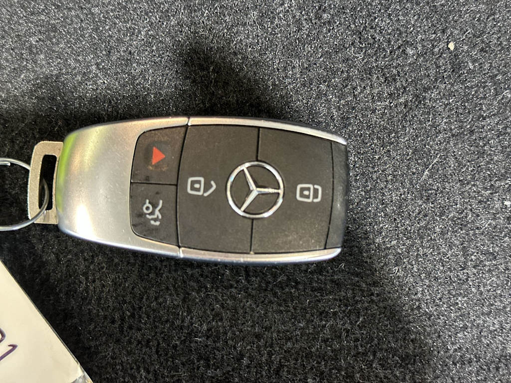 Thumbnail: 2023 Mercedes-Benz GLE - 17