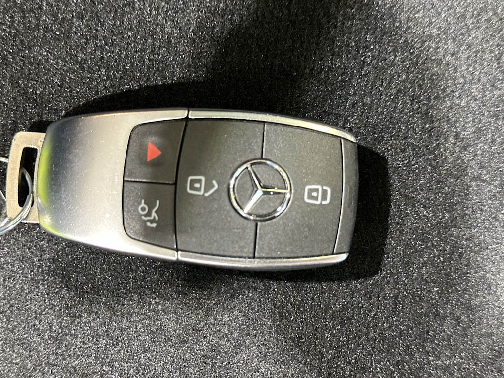 Thumbnail: 2025 Mercedes-Benz GLE - 16