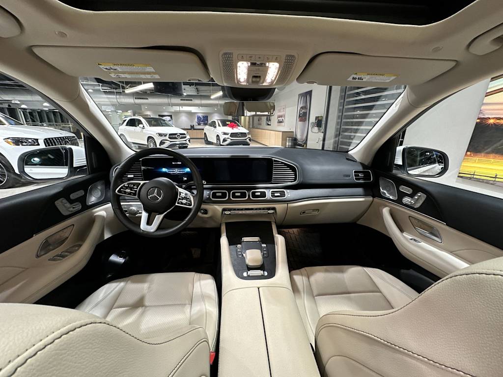 Thumbnail: 2023 Mercedes-Benz GLS - 2