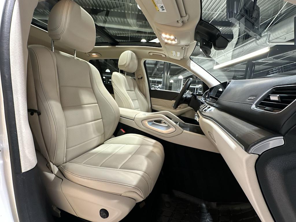 Thumbnail: 2023 Mercedes-Benz GLS - 31