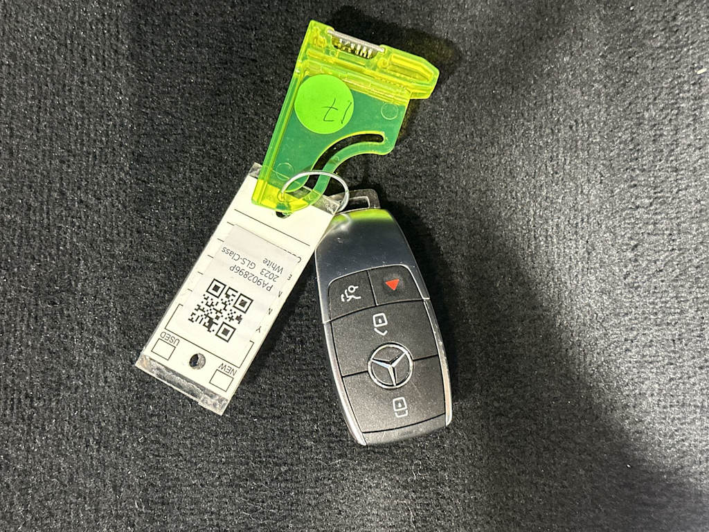 Thumbnail: 2023 Mercedes-Benz GLS - 16