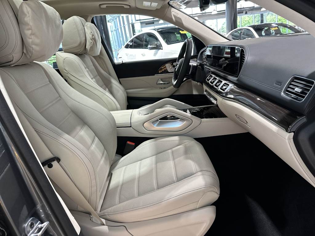 Thumbnail: 2026 Mercedes-Benz GLS - 31