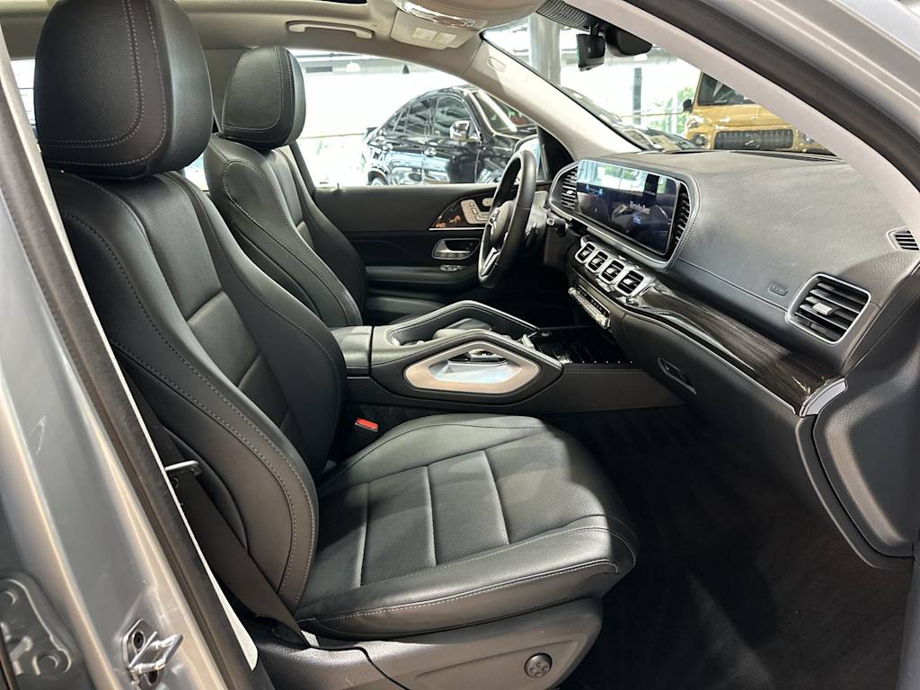 Thumbnail: 2023 Mercedes-Benz GLS - 30
