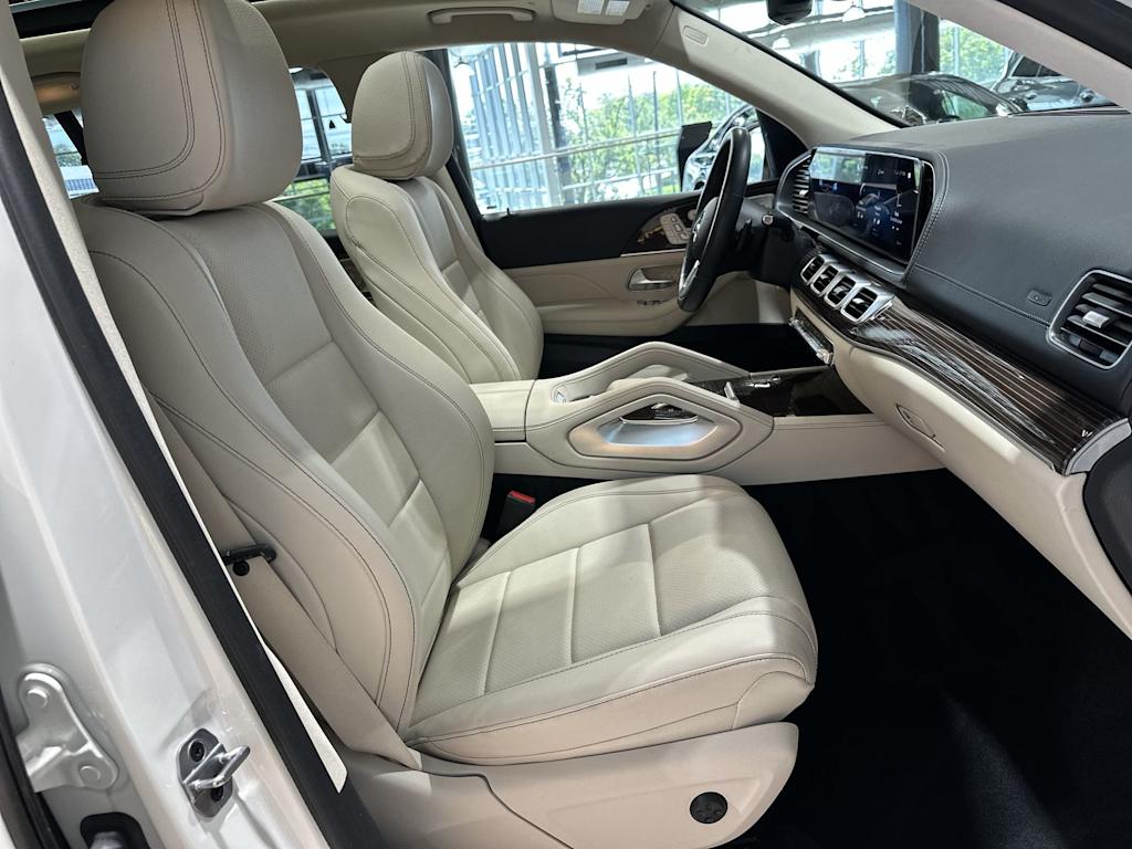 Thumbnail: 2023 Mercedes-Benz GLS - 32