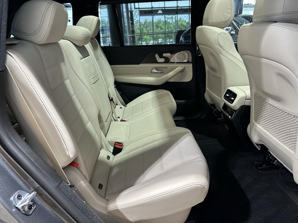 Thumbnail: 2023 Mercedes-Benz GLS - 31
