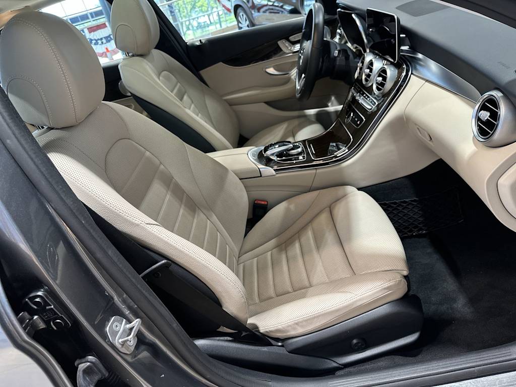 Thumbnail: 2019 Mercedes-Benz C-Class - 32