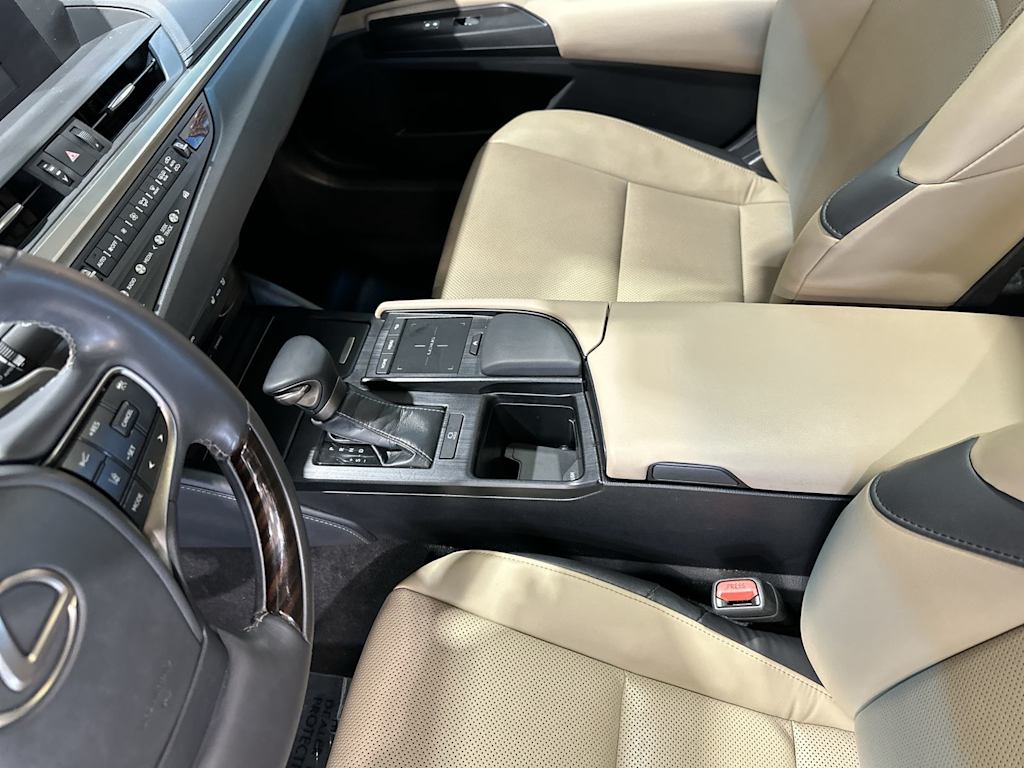 Thumbnail: 2021 Lexus ES - 15