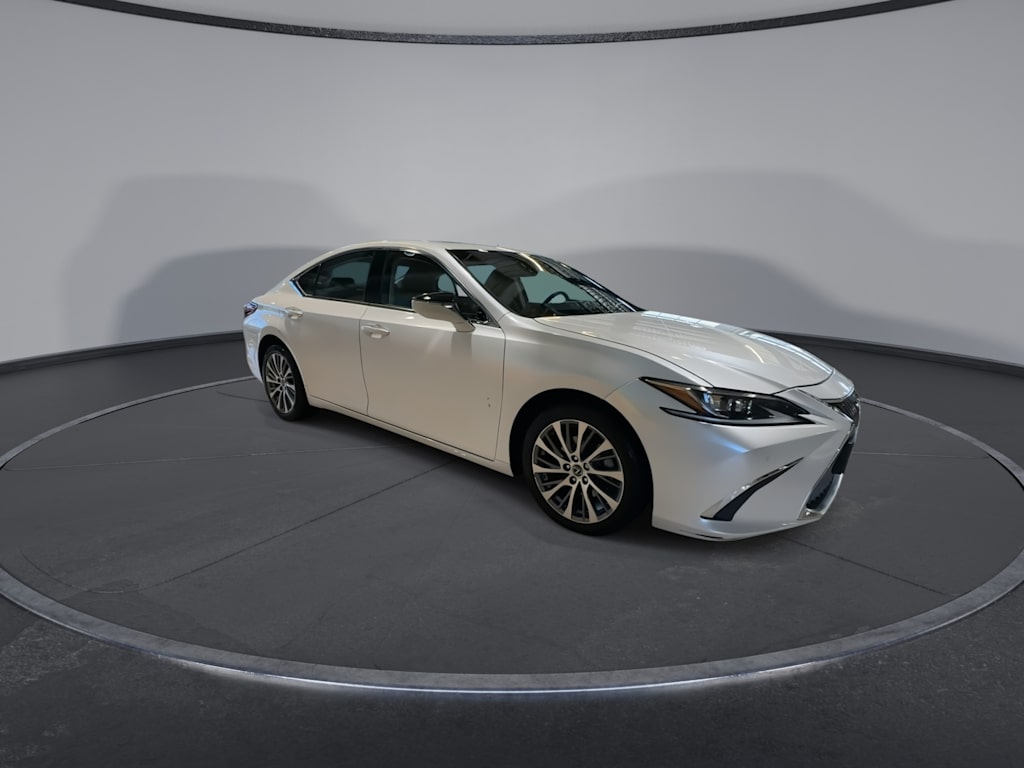 Thumbnail: 2021 Lexus ES - 7