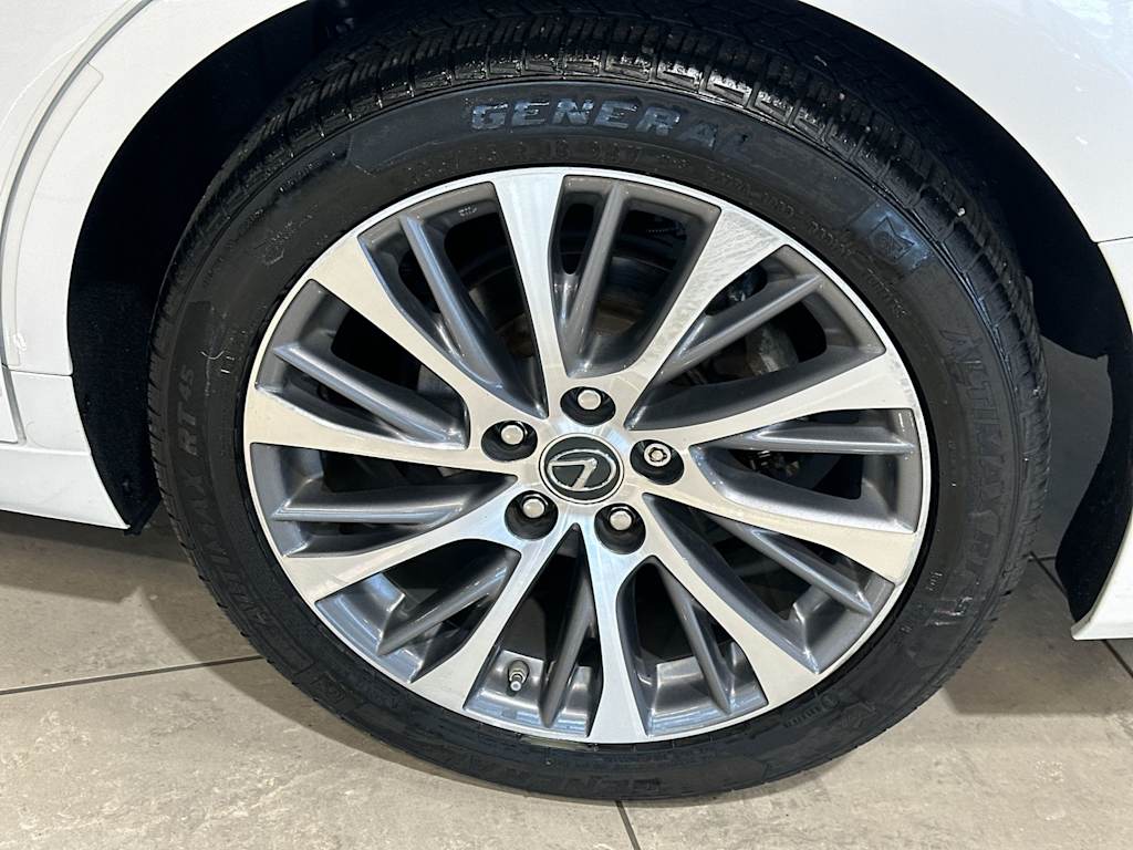 Thumbnail: 2021 Lexus ES - 8