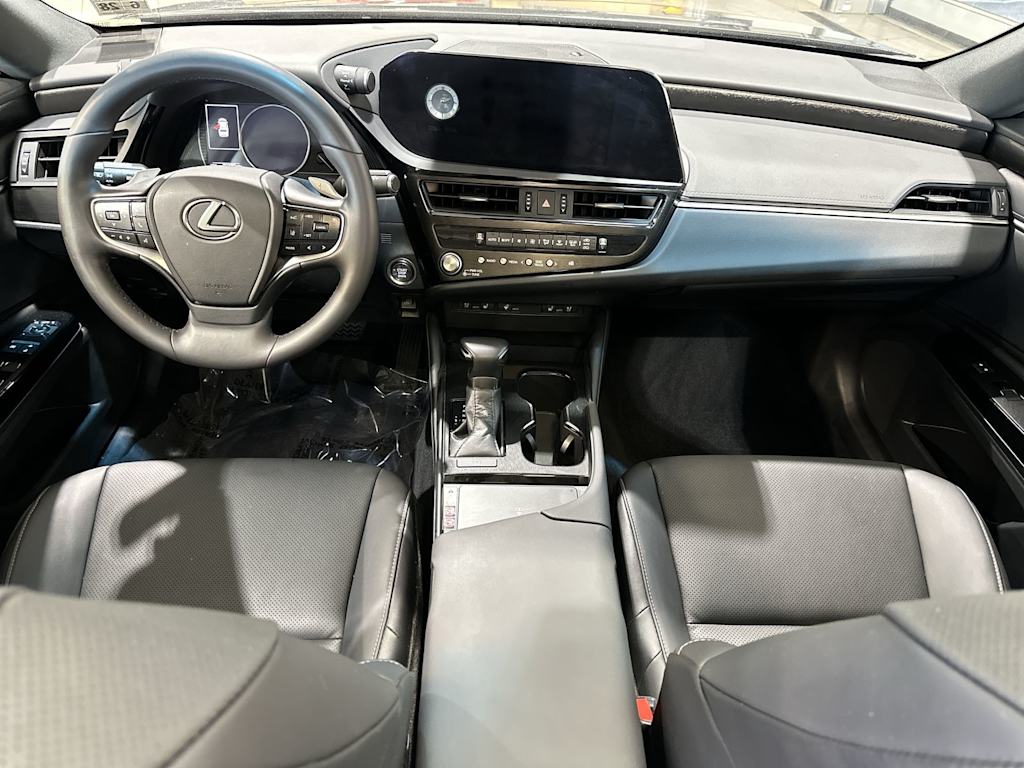 Thumbnail: 2023 Lexus ES - 10