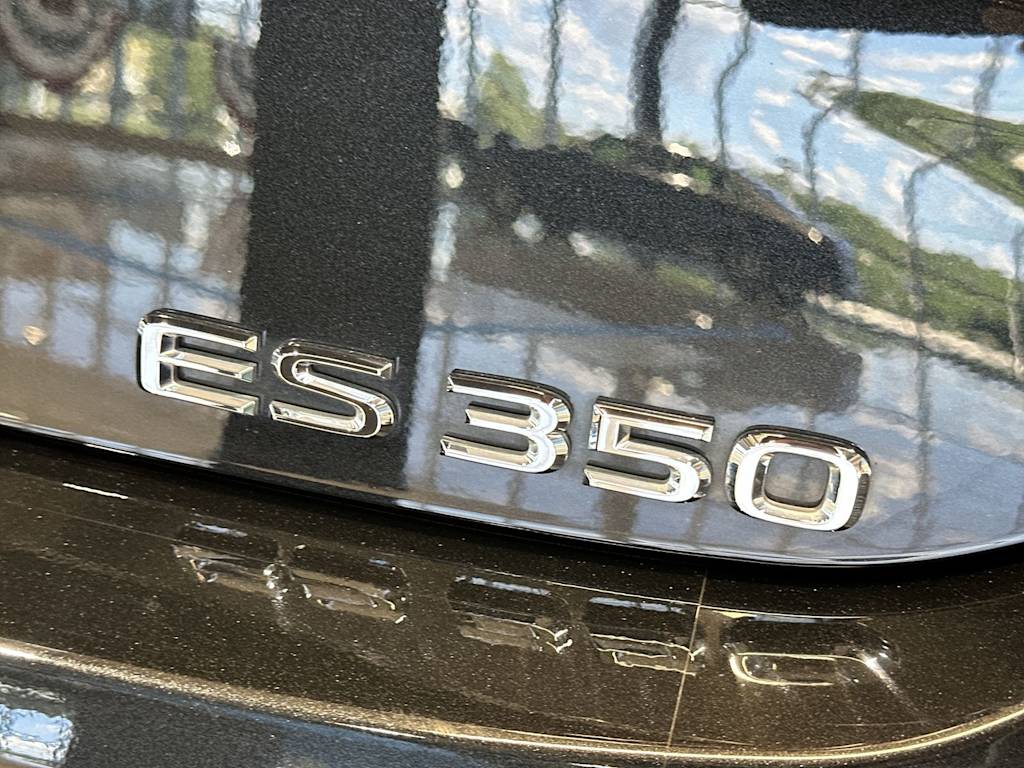 Thumbnail: 2024 Lexus ES - 31