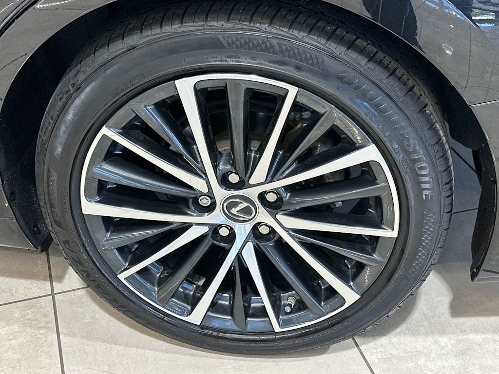 Thumbnail: 2024 Lexus ES - 7