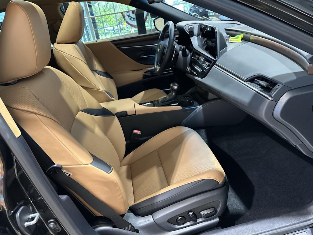 Thumbnail: 2024 Lexus ES - 33