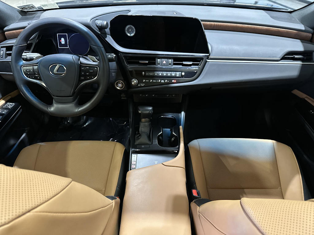 Thumbnail: 2024 Lexus ES - 2