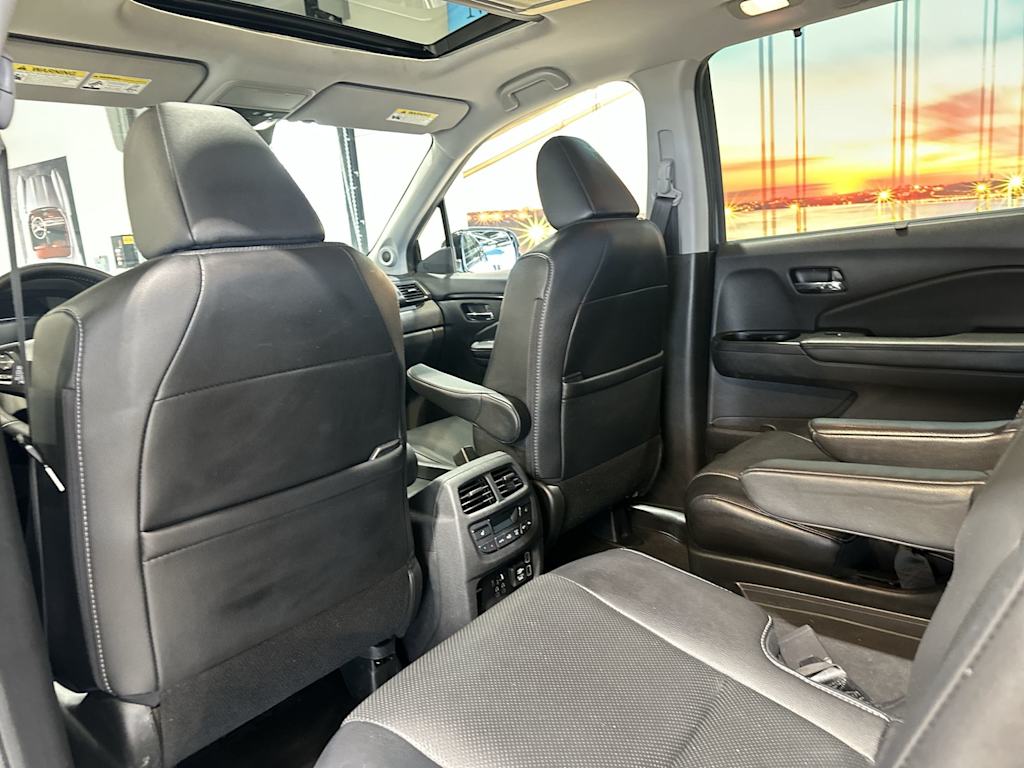Thumbnail: 2019 Honda Pilot - 13