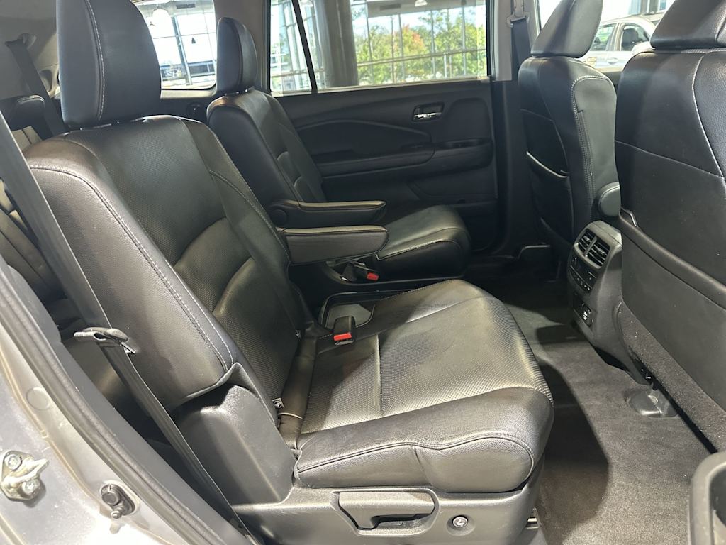 Thumbnail: 2019 Honda Pilot - 32