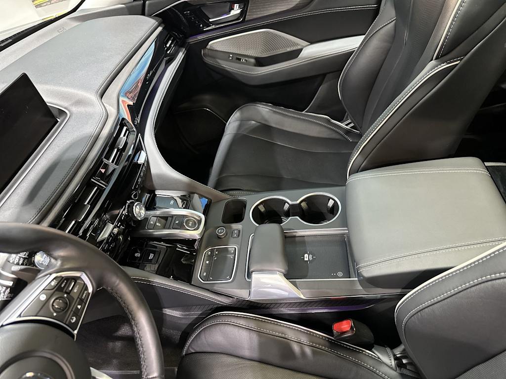 Thumbnail: 2023 Acura MDX - 14