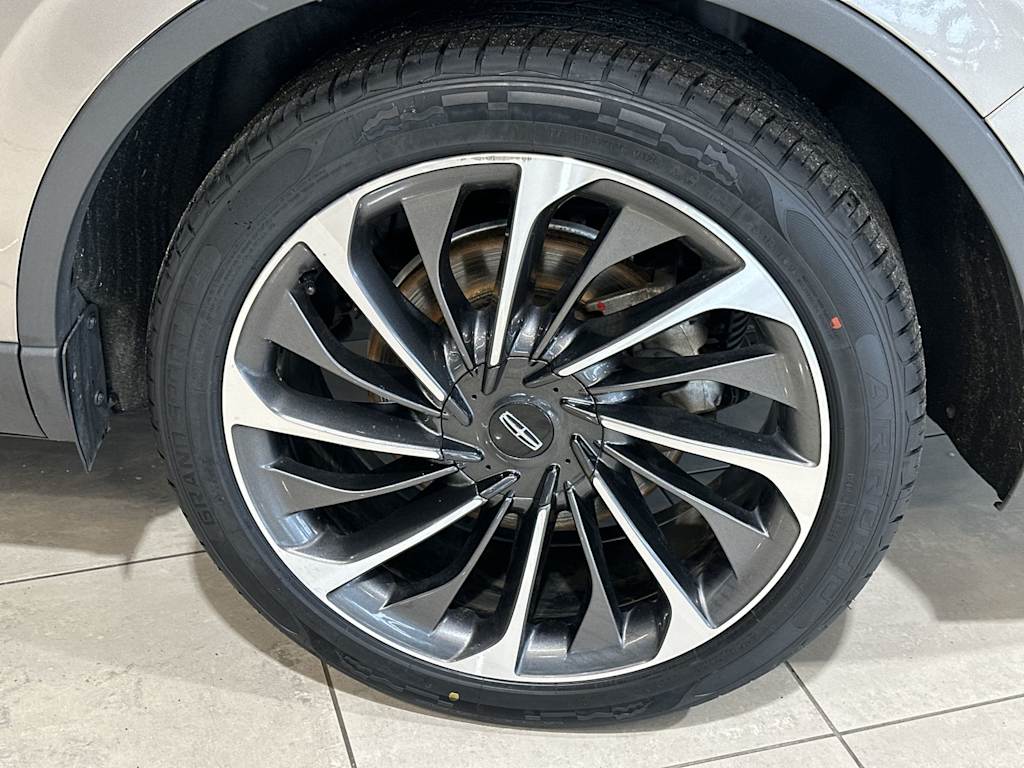 Thumbnail: 2020 Lincoln Aviator - 8