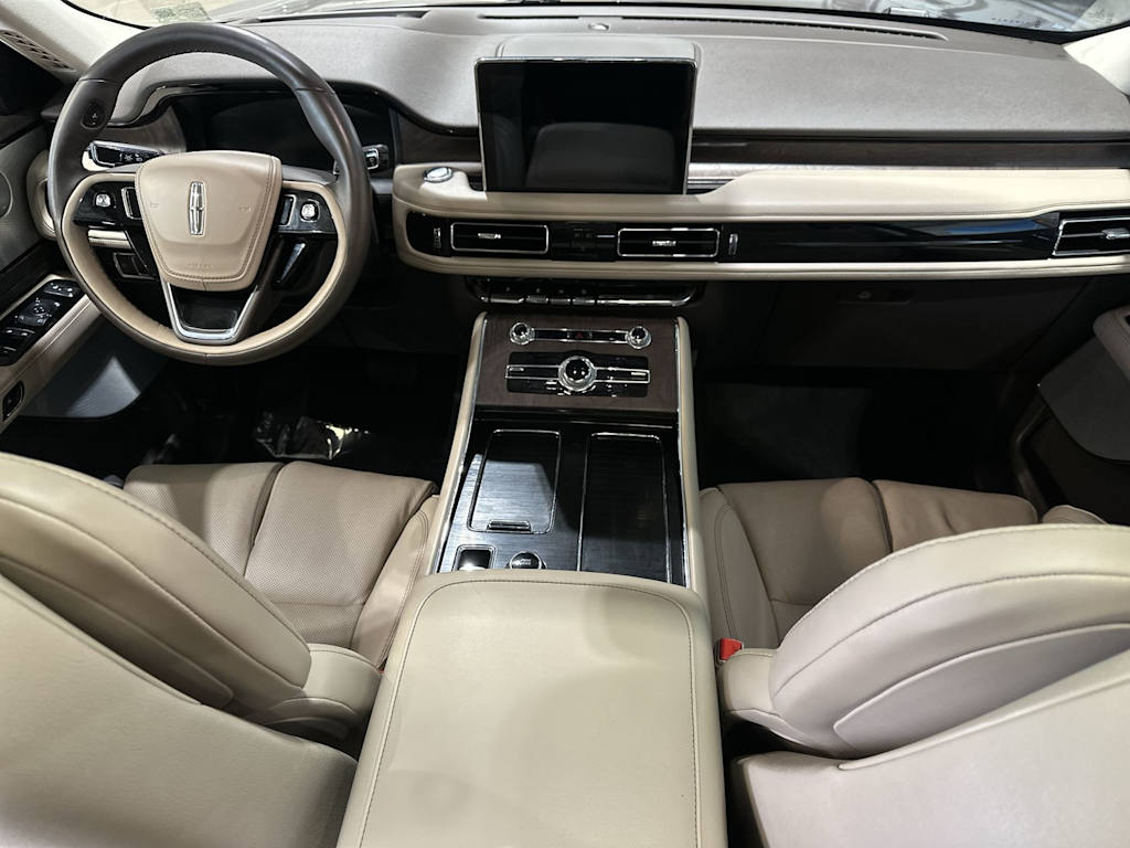 Thumbnail: 2020 Lincoln Aviator - 10