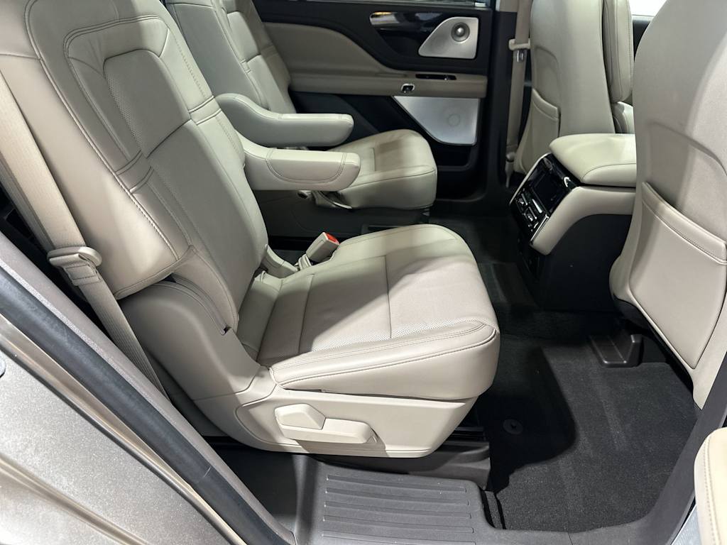 Thumbnail: 2020 Lincoln Aviator - 12