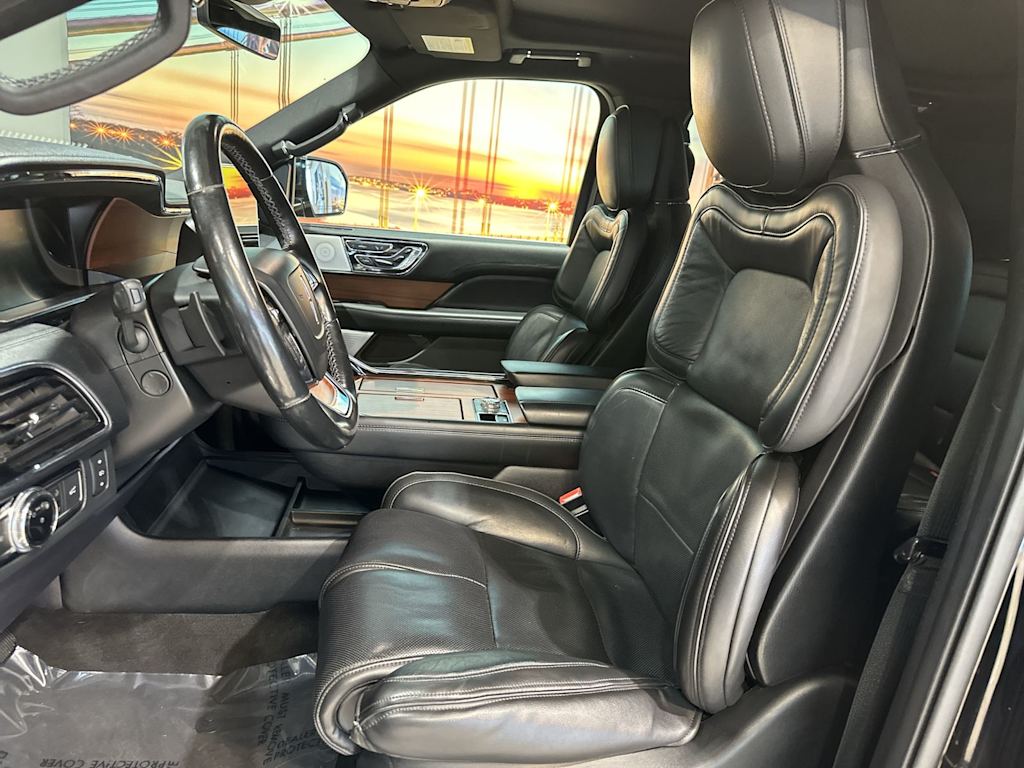 Thumbnail: 2018 Lincoln Navigator - 10
