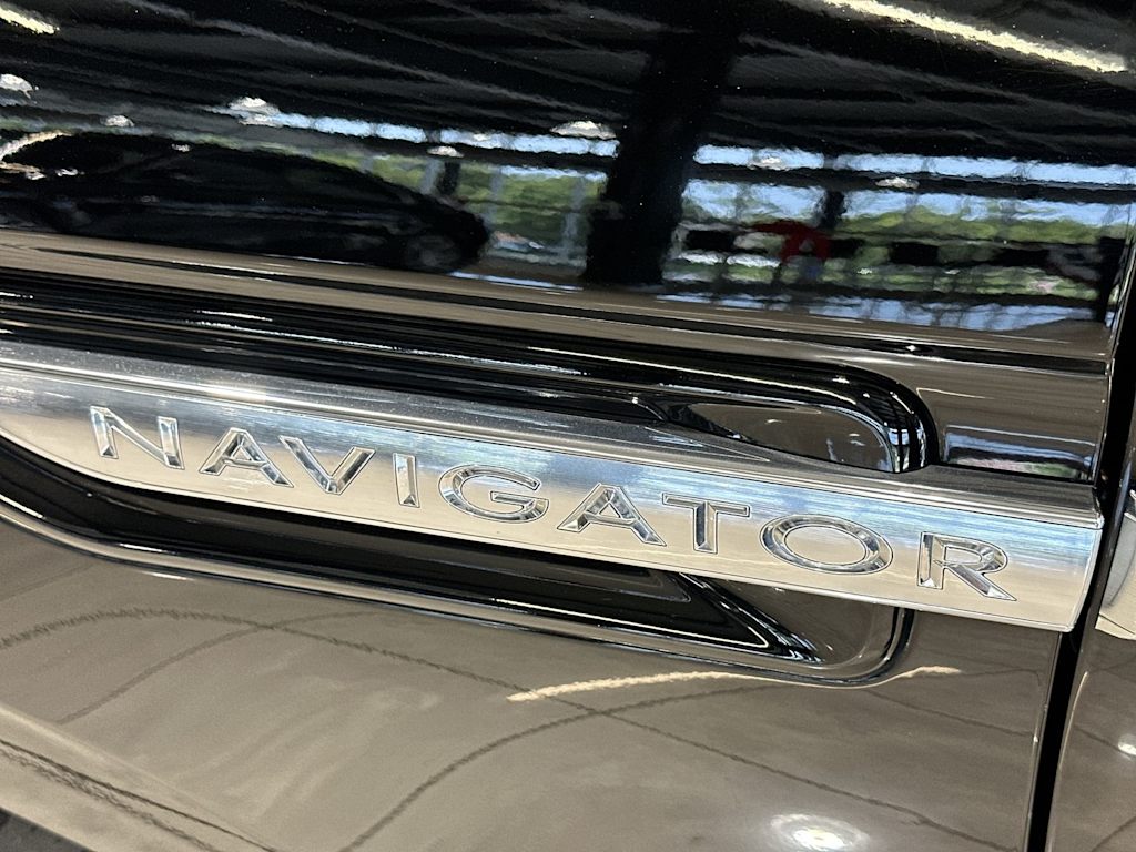 Thumbnail: 2018 Lincoln Navigator - 30
