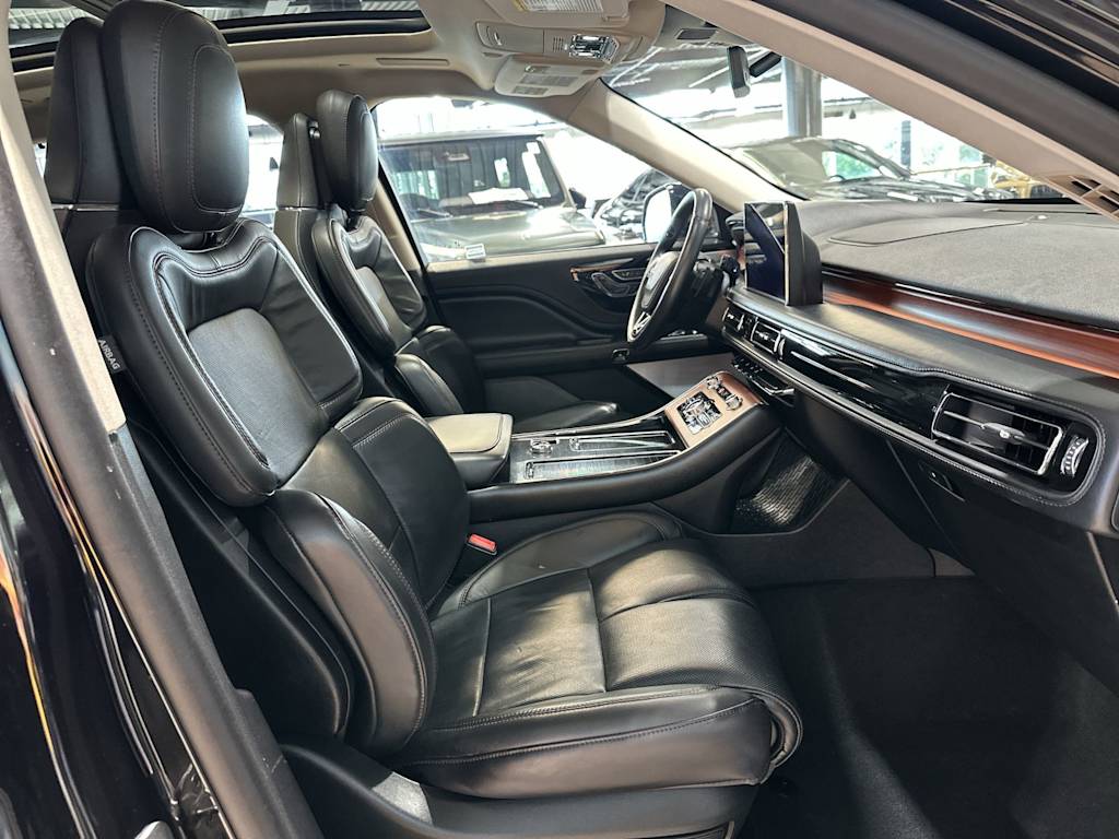 Thumbnail: 2021 Lincoln Aviator - 30