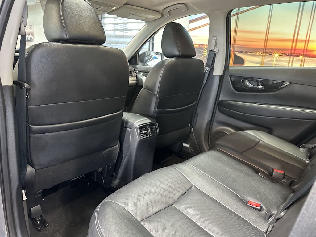 Thumbnail: 2020 Nissan Rogue - 13