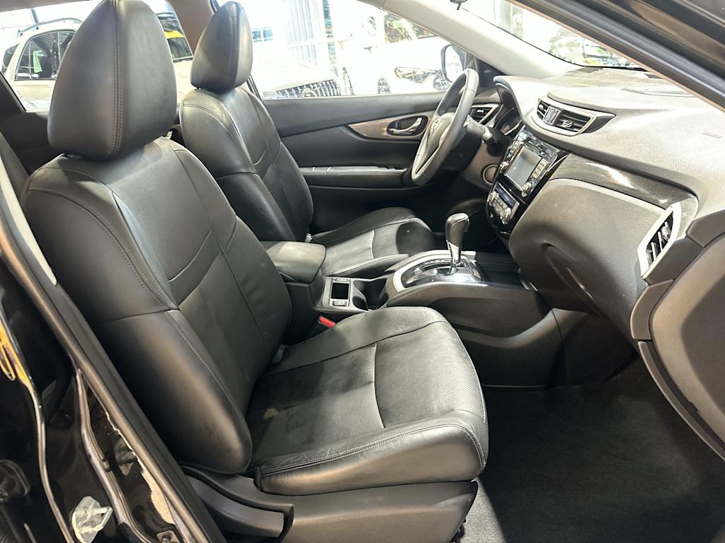 Thumbnail: 2015 Nissan Rogue - 12