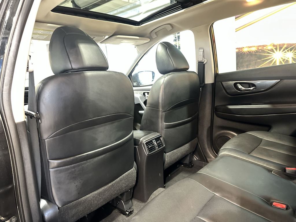 Thumbnail: 2015 Nissan Rogue - 13