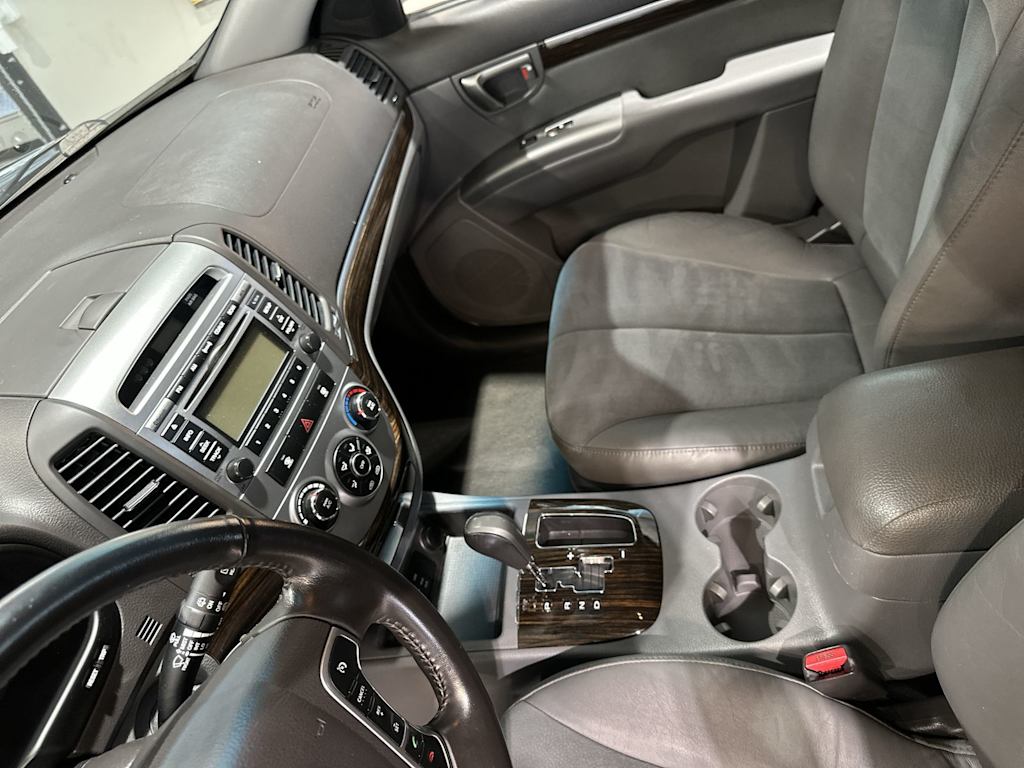 Thumbnail: 2010 Hyundai Santa Fe - 33