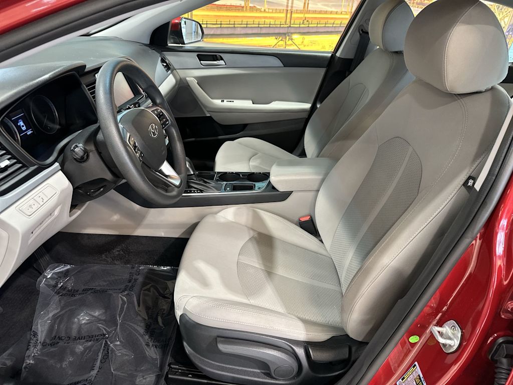 Thumbnail: 2019 Hyundai Sonata - 12