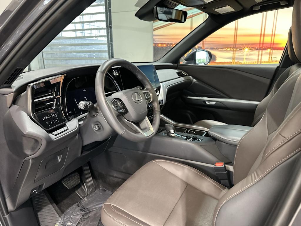 Thumbnail: 2025 Lexus TX - 2