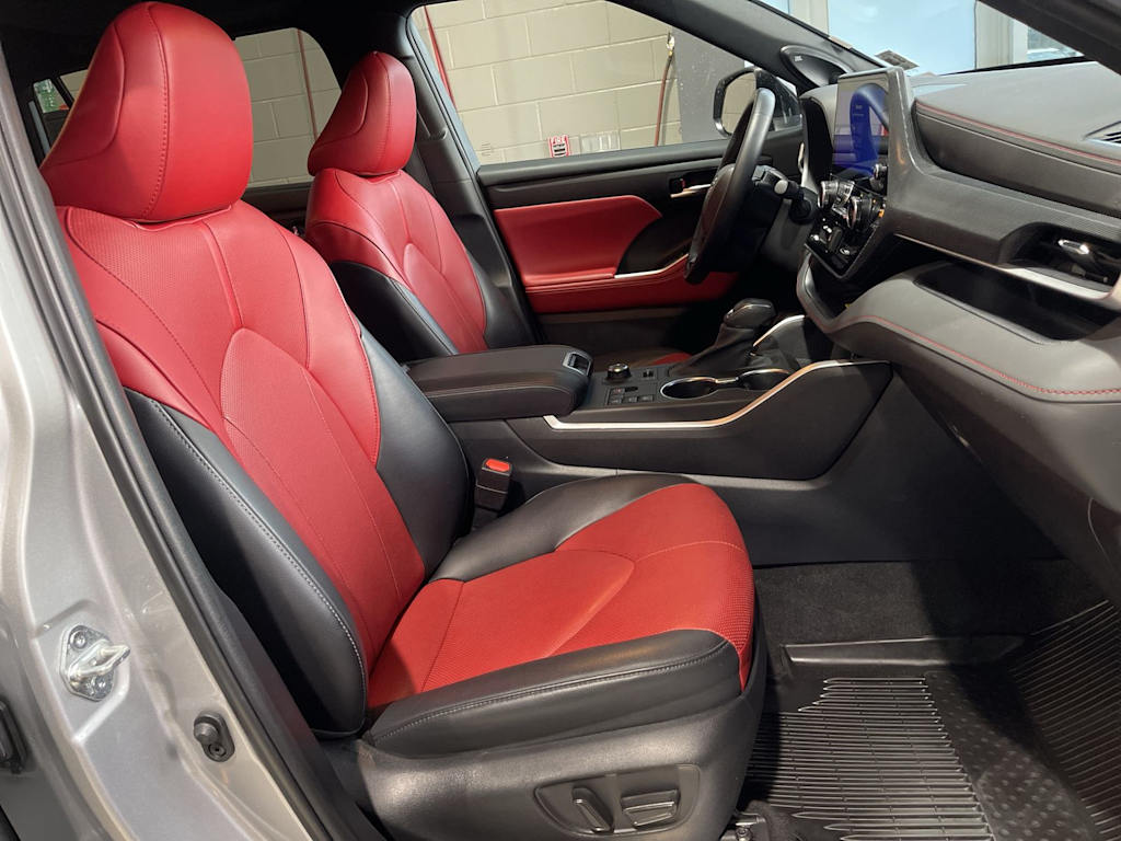 2023 Toyota Highlander XSE 33